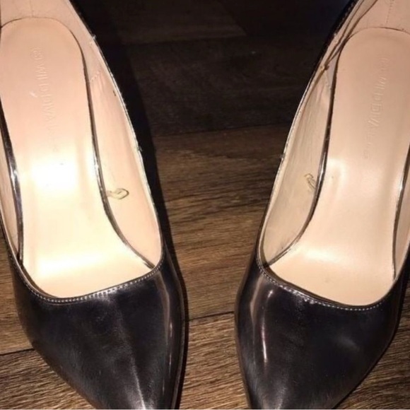 Wild Diva Metallic Silver Heels - Picture 5 of 11